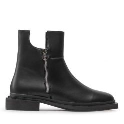 Botki DeeZee. Czarne botki damskie DeeZee, bez obcasa, na płaskiej podeszwie, bez zapięcia. Za 179.99 zł.