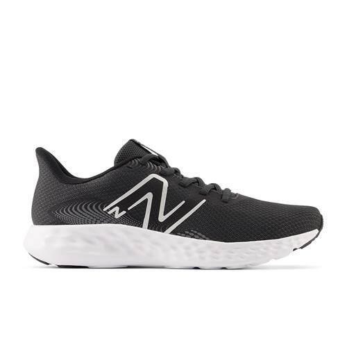 Buty treningowe damskie New Balance 411. Czarne obuwie do biegania damskie New Balance. Za 289.99 zł.