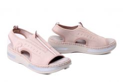 RIEKER V59B5-31 pink, sandały damskie. Czerwone sandały damskie Rieker, bez wzorów, bez obcasa. Za 319.90 zł.