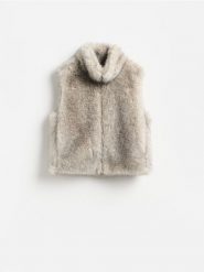Kamizelka z imitacji futra - kremowy. Białe kamizelki damskie Reserved, l. Za 179.99 zł.