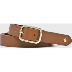 Tommy Hilfiger - Pasek skórzany. Brązowe paski damskie Tommy Hilfiger, bez wzorów, z materiału. W wyprzedaży za 139.90 zł.