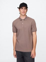 GAP Koszulka polo w kolorze jasnobrązowym rozmiar: XL. Brązowe koszulki polo męskie GAP, xl, bez wzorów, z bawełny, bez ramiączek. Za 61.46 zł.