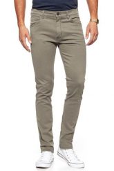 WRANGLER SPODNIE MĘSKIE LARSTON DUSTY GREEN W18SRN457 112127616. Zielone spodnie materiałowe męskie Wrangler, bez wzorów, z materiału. W wyprzedaży za 89.99 zł.
