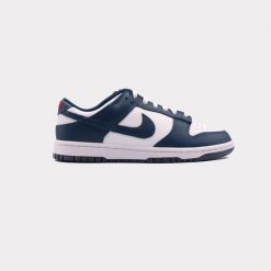 Buty sportowe Nike Dunk LOW RETRO. Niebieskie buty sportowe na co dzień męskie Nike, bez zapięcia. Za 490.50 zł.