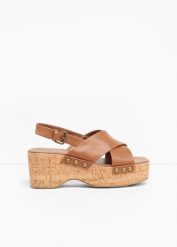 Sandały na korkowej koturnie. Brązowe sandały damskie bonprix, bez wzorów, bez obcasa, na koturnie. Za 149.99 zł.