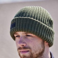 Czapka beanie z dzianiny. Zielone czapki męskie GILL, bez wzorów, z dzianiny. Za 152.75 zł.