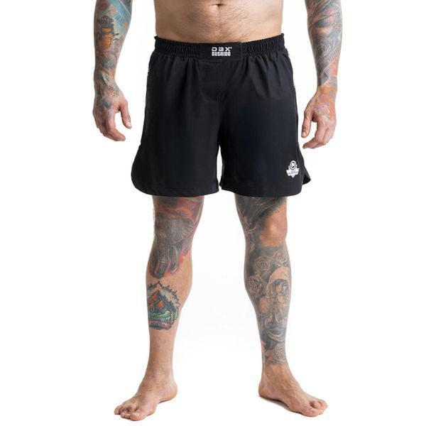 Spodenki Shorty MMA czarne DBX Bushido. Czarne szorty męskie DBX BUSHIDO, bez kołnierzyka. Za 159.99 zł.
