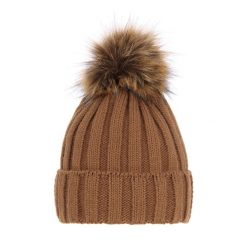 Czapka Zimowa z Pomponem Damska - Kamelowa. Brązowe czapki zimowe damskie Molly, z materiału. Za 59.90 zł.