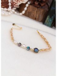 L'Atelier de Gaia Pozłacana bransoletka z perłami i masą perłową rozmiar: onesize. Białe bransoletki damskie L'Atelier de Gaia, pozłacane. Za 60.99 zł.