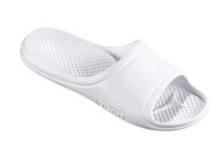 Beco Pure klapki unisex białe. Białe klapki damskie 47 Brand, bez wzorów, z syntetyku, bez obcasa. Za 183.99 zł.