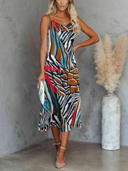 Milan Kiss Sukienka ze wzorem rozmiar: S. Sukienki damskie Milan Kiss, s, bez wzorów, bez kołnierzyka, bez ramiączek, midi. Za 223.99 zł.