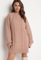 Różowy Sweter o Wydłużonym Fasonie z Modnym Splotem Ahexa. Czerwone swetry klasyczne damskie Born2be, ze splotem, bez kołnierzyka. Za 149.99 zł.