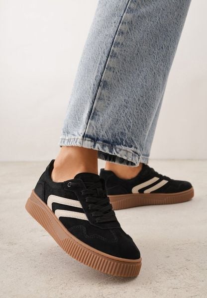 Czarne Sneakersy Retro Tenisówki z Naturalnego Zamszu ze Skórzaną Wkładką Beralene. Czarne trampki i tenisówki damskie Renee, bez wzorów, z koronki. Za 169.99 zł.