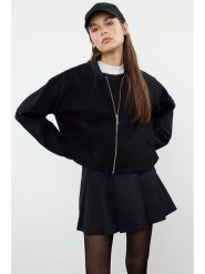 Trendyol Kurtka w kolorze czarnym rozmiar: M. Czarne kurtki damskie Trendyol, m, bez wzorów, bez kaptura. Za 149.31 zł.