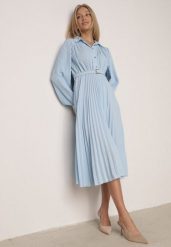 Niebieska Sukienka Plisowana o Koszulowym Kroju z Paskiem z Klamrą Efronta. Niebieskie sukienki damskie Born2be, na co dzień, l, z aplikacjami, z jeansu, eleganckie, bez kołnierzyka, bez ramiączek, koszulowe. Za 139.99 zł.