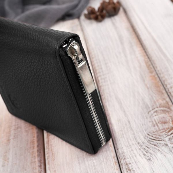 Zestaw prezentowy dla niej portfel damski czarny T-139 i skórzane etui na karty T-151 Paolo Peruzzi ZUP-143-BL. Czarne portfele damskie bez wzorów, ze skóry. Za 109.00 zł.