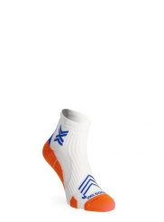 Skarpety biegowe X-Socks Run Expert Ankle. Białe skarpetki damskie X-Socks, bez wzorów, z elastanu. Za 123.52 zł.