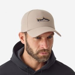 Czapka z daszkiem Caperlan FC 100. Brązowe czapki męskie CAPERLAN, bez wzorów, z bawełny, sportowe. Za 34.99 zł.