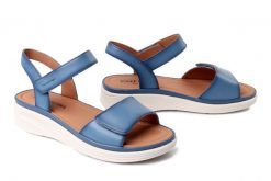 JOSEF SEIBEL 76401 205 597 Sevran 01 slate blue, sandały damskie. Niebieskie sandały damskie Josef Seibel, bez wzorów, ze skóry, bez obcasa. Za 369.90 zł.