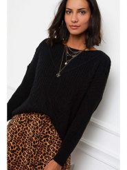 L'armoire de Suzette Sweter w kolorze czarnym rozmiar: 38/40. Czarne swetry klasyczne damskie L'armoire de Suzette, l, ze splotem, bez kołnierzyka. Za 108.74 zł.