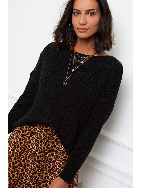 L'armoire de Suzette Sweter w kolorze czarnym rozmiar: 38/40. Czarne swetry klasyczne damskie L'armoire de Suzette, l, ze splotem, bez kołnierzyka. Za 126.15 zł.