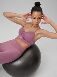 4F Biustonosz do jogi bezszwowy z niskim wsparciem damski - różowy XS/S. Czerwone biustonosze sportowe damskie 4f, bez wzorów. Za 99.99 zł.