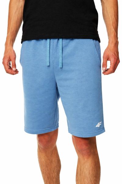 Spodenki dresowe męskie 4F 4FWSS26TSHOM0998. Niebieskie szorty męskie 4f, z bawełny, bez kołnierzyka. Za 79.99 zł.
