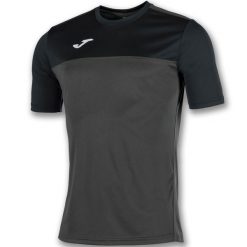 Koszulka do piłki nożnej męska Joma Winner. Czarne t-shirty sportowe męskie Joma, l, z materiału, bez ramiączek, do piłki nożnej. Za 149.50 zł.