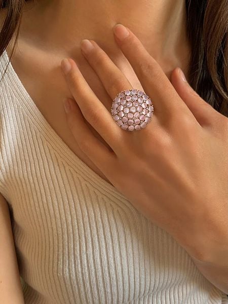 Les Petites Précieuses Pozłacany pierścionek z kamieniami szlachetnymi rozmiar: 52. Różowe pierścionki damskie Les Petites Précieuses, z cyrkonią, pozłacane. Za 571.03 zł.