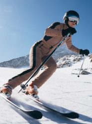 4F Kombinezon narciarski membrana 10000 damski - brązowy L. Brązowe kombinezony damskie 4f, na zimę, l, bez wzorów, z materiału, bez kołnierzyka, bez ramiączek. Za 999.99 zł.