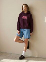Bluza hoodie z napisem - czerwony. Czerwone bluzy bez kaptura damskie Sinsay, l. Za 49.99 zł.