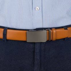 Pasek męski skórzany 3,5 cm klamra automatyczna Beltimore camelowy 02-595 : Kolory - brązowy, beżowy, Rozmiar pasków - r.120-135 cm. Brązowe paski męskie bez wzorów, ze skóry, wizytowe. Za 64.99 zł.
