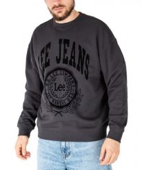 LEE CREW SEASONAL MĘSKA BLUZA KLASYCZNA LOGO NADRUK WASHED BLACK L84KRYON 112322639. Czarne bluzy bez kaptura męskie Lee, l. Za 169.99 zł.