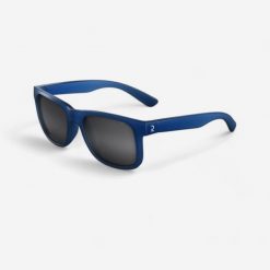 Okulary przeciwsłoneczne turystyczne dla dzieci Quechua MH T140 kat. 3. Czerwone okulary przeciwsłoneczne dziecięce Decathlon. Za 49.99 zł.