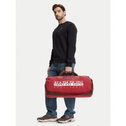 Torba weekendowa Napapijri. Czerwone torebki klasyczne damskie Napapijri, bez wzorów, bez dodatków. Za 579.99 zł.