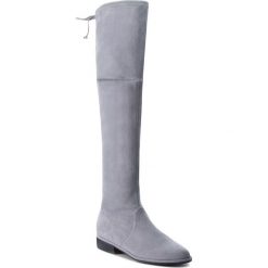 Muszkieterki STUART WEITZMAN - Lowland YL53485 Dovetail. Niebieskie kozaki damskie Stuart Weitzman, ze skóry, przed kolano, bez obcasa, na obcasie. W wyprzedaży za 1,779.00 zł.