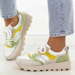 Białe skórzane półbuty damskie Filippo Dp7559/26. Białe półbuty damskie Filippo, bez wzorów, z jeansu, eleganckie, bez obcasa, na platformie. Za 269.00 zł.