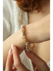 Pierres delicates Bransoletka w kolorze jasnoróżowym z perłami rozmiar: onesize. Różowe bransoletki damskie Pierres delicates, z mosiądzu. Za 108.74 zł.