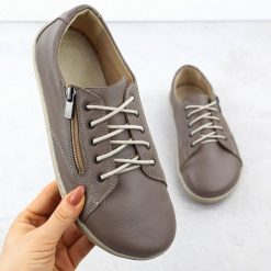 Skórzane półbuty damskie barefoot khaki Helios 436. Brązowe półbuty damskie Helios, bez wzorów, ze skóry, bez obcasa. Za 162.00 zł.