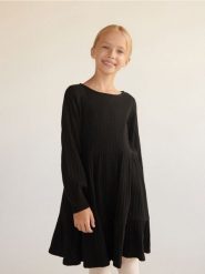 Bawełniana sukienka - czarny. Czarne sukienki dziewczęce Reserved, bez wzorów, z bawełny, bez ramiączek. W wyprzedaży za 29.99 zł.