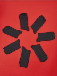 Skarpetki 7 pack - czarny. Czarne skarpetki męskie Sinsay, bez wzorów. W wyprzedaży za 7.99 zł.