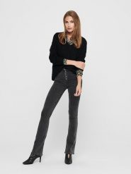 JDY Sweter "New" w kolorze czarnym rozmiar: L. Czarne swetry klasyczne damskie JDY, l, ze splotem, bez kołnierzyka. Za 78.28 zł.