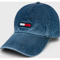 Tommy Hilfiger - Czapka. Niebieskie czapki z daszkiem damskie Tommy Hilfiger, bez wzorów, z bawełny. W wyprzedaży za 79.90 zł.