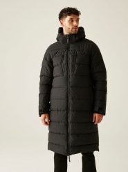 Regatta Płaszcz pikowany "Mottere" w kolorze czarnym rozmiar: L. Czarne płaszcze męskie Regatta, l, bez wzorów. Za 356.78 zł.