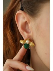L'Atelier de Gaia Pozłacane kolczyki-wkrętki z agatami rozmiar: onesize. Zielone kolczyki damskie L'Atelier de Gaia, z agatem, pozłacane. Za 126.45 zł.