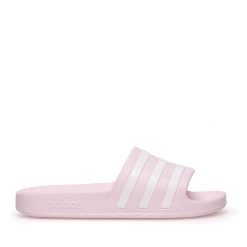 Klapki adidas. Czerwone klapki damskie Adidas, bez wzorów, bez obcasa. Za 109.99 zł.