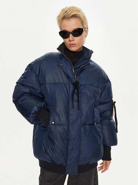 DAY BIRGER ÉT MIKKELSEN Kurtka bomber Raymond DAY65243402 Granatowy Oversize. Niebieskie kurtki damskie Day Birger et Mikkelsen, bez wzorów, z syntetyku, bez kaptura. Za 1,519.00 zł.