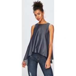 Trussardi Jeans - Top. Niebieskie topy damskie TRUSSARDI JEANS, bez wzorów, z jeansu, z asymetrycznym kołnierzem. W wyprzedaży za 379.90 zł.