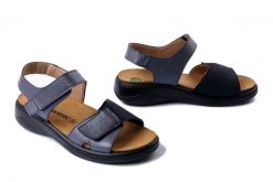DR. BRINKMANN 710222-51 mittelblau, sandały damskie. Niebieskie sandały damskie Dr. Brinkmann, bez wzorów, ze skóry, bez obcasa, na koturnie. Za 276.43 zł.