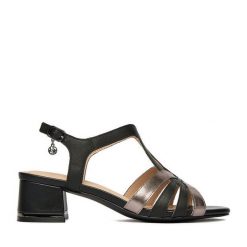 Sandały Lasocki. Czarne sandały damskie Lasocki, bez wzorów, bez obcasa, na słupku. Za 199.99 zł.